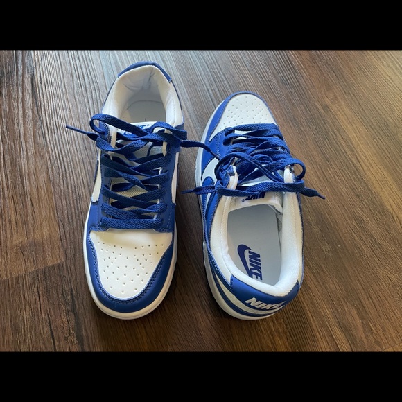 Kentucky Low Dunks - Picture 4 of 5